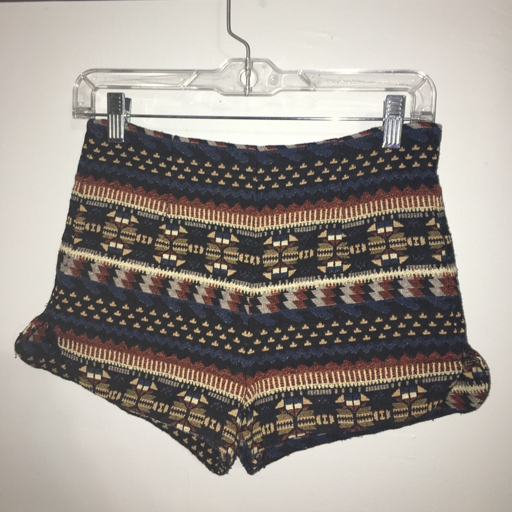 High-waisted Aztec designed shorts